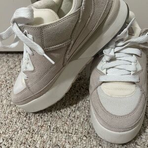 UGG Women's Sneakers in Cream and White